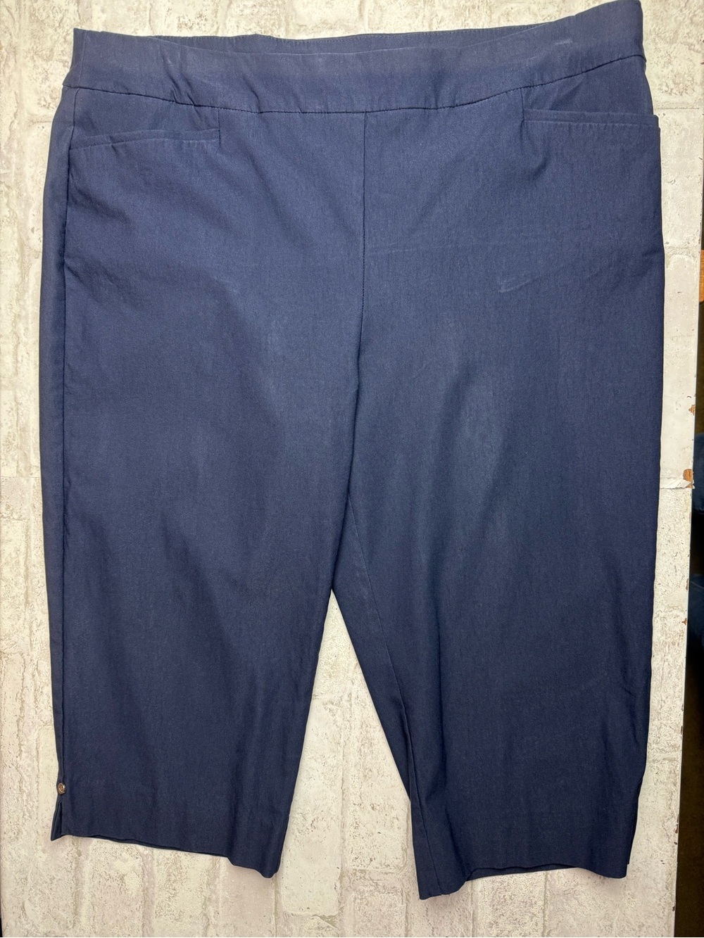 Chico's Pull On Women’s Capris Capri Navy Blue 3 = 16 EUC Tummy Control😍
